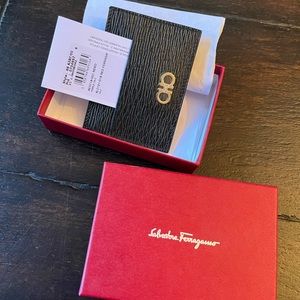 NWT authentic Salvatore ferragamo card holder clip